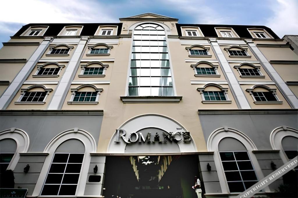 בנגקוק Romance Hotel Srinakarin מראה חיצוני תמונה